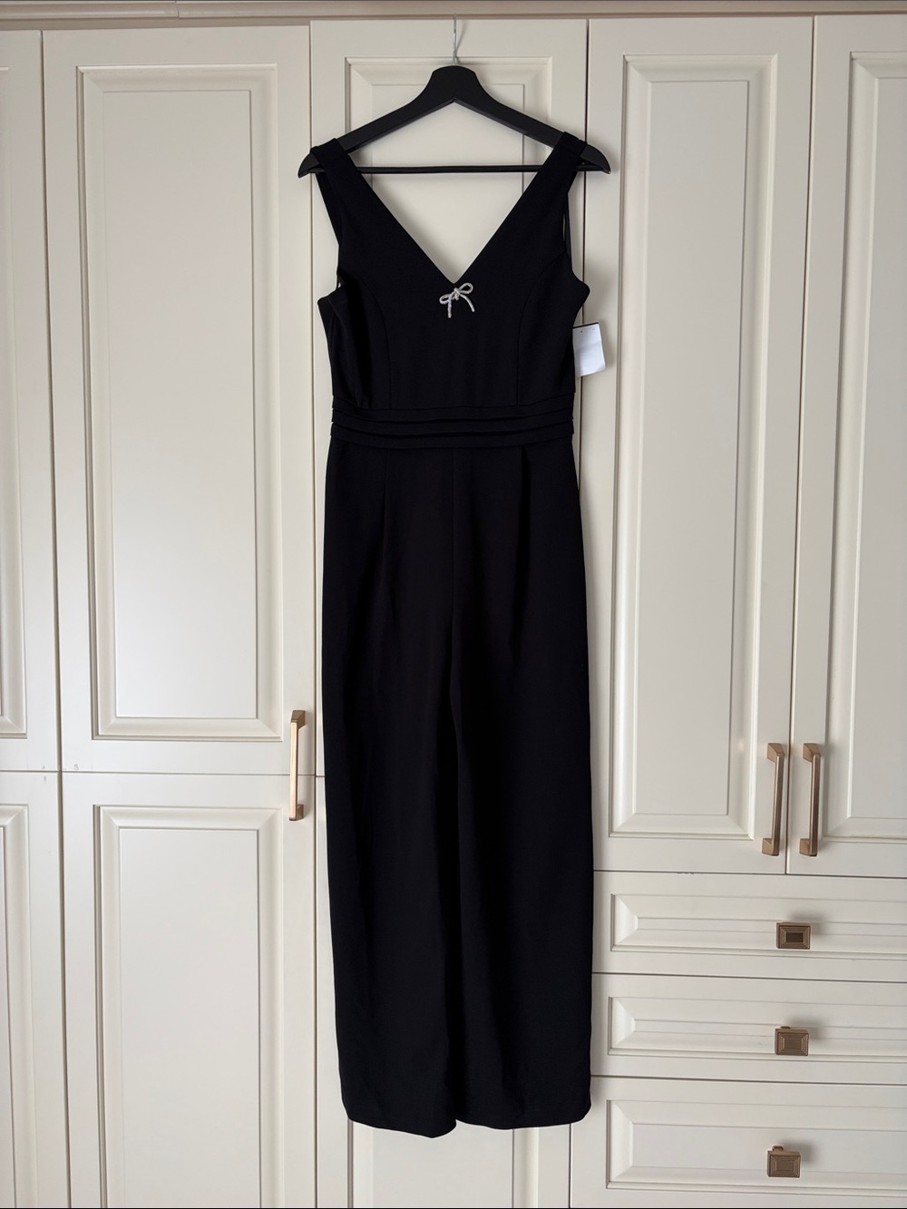 Black V-Neck Sleeveless Jumpsuit
